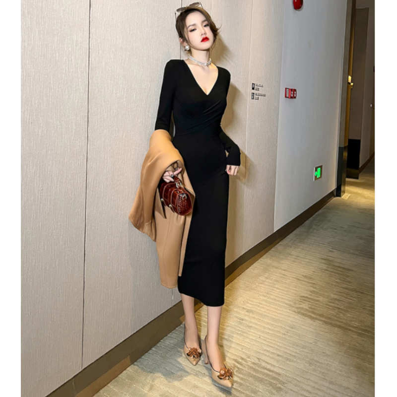 フロントツイストロングニットワンピース