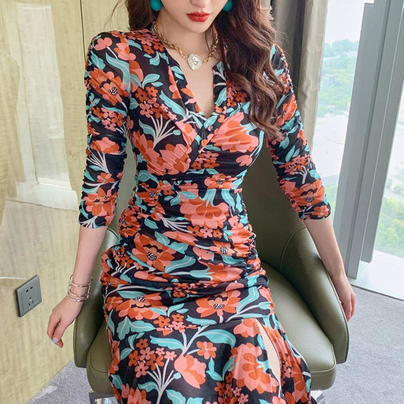 スリット入り花柄マーメイドワンピース