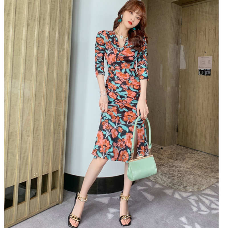 スリット入り花柄マーメイドワンピース