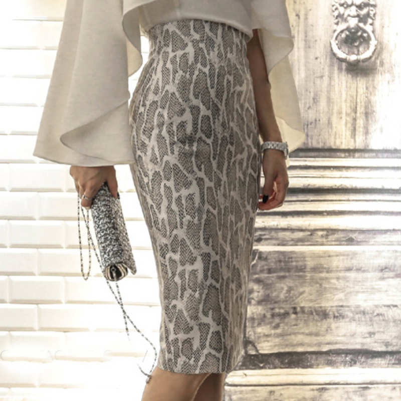 ポンチョ風ビジューブラウス×レオパード柄タイトスカート(2colors)