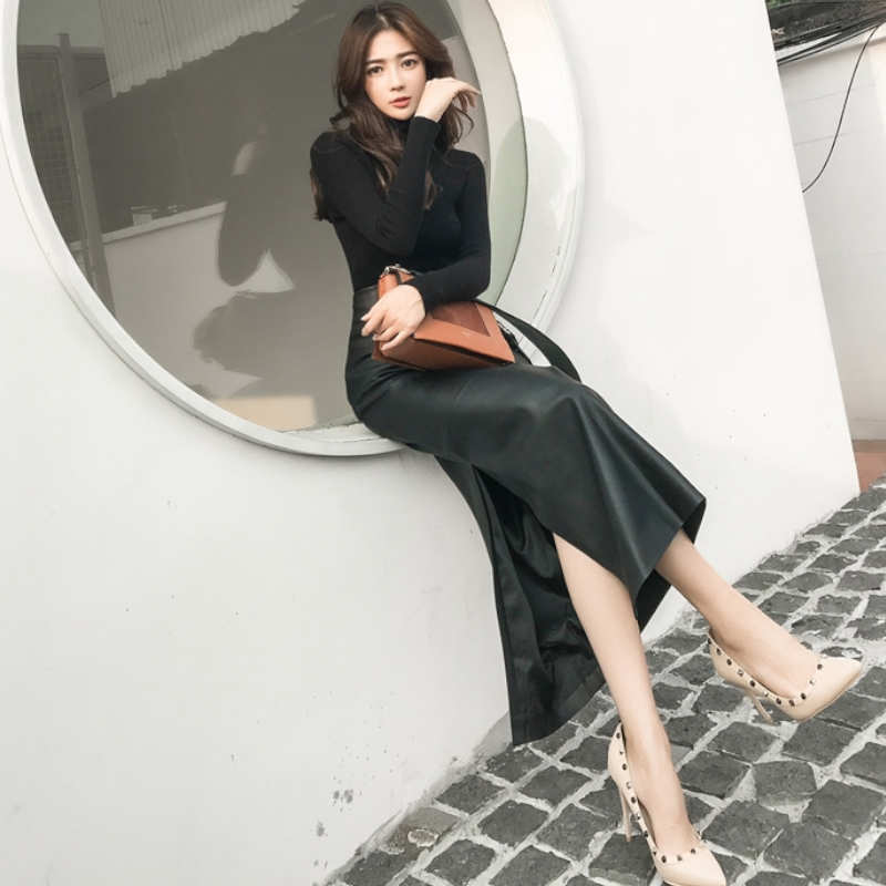 サイドスリットエコレザーロングスカート