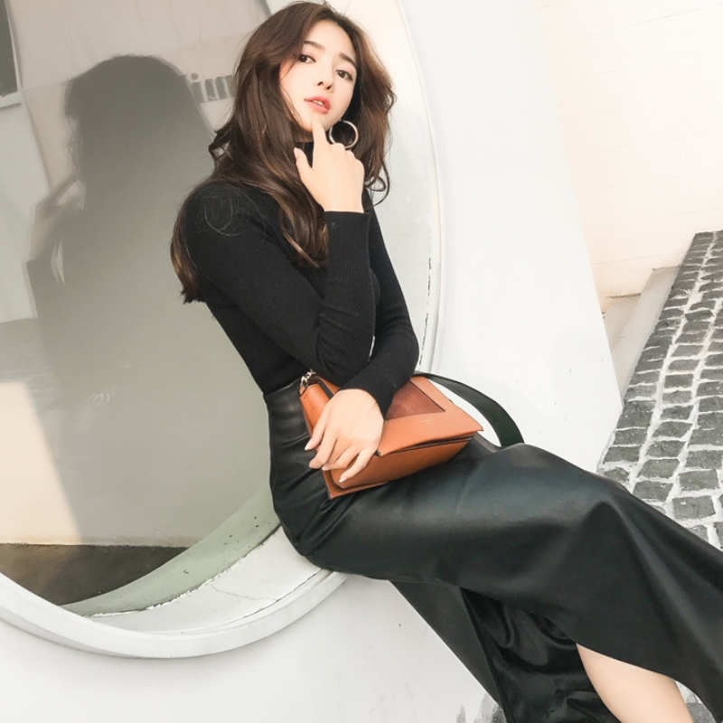 サイドスリットエコレザーロングスカート