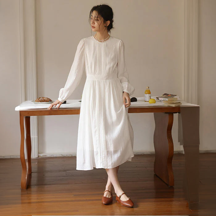 ホワイトプリーツワンピース