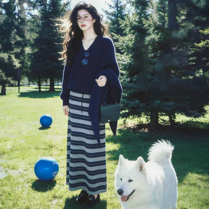 Vネックルーズニット