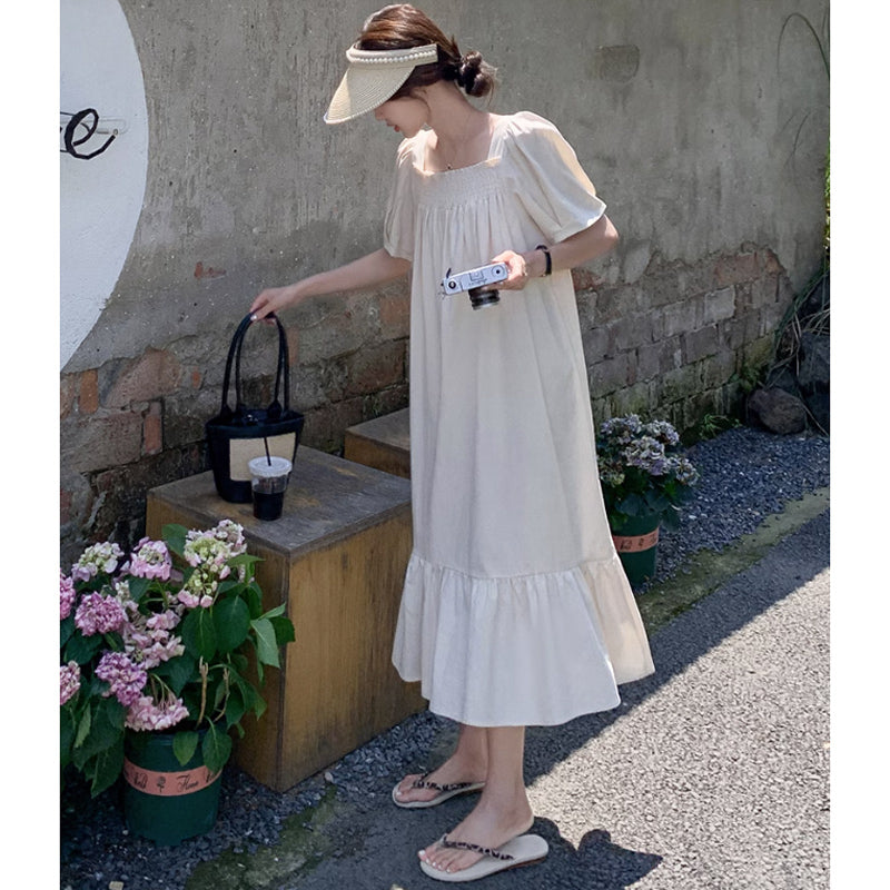 裾フリルAラインホワイトワンピース