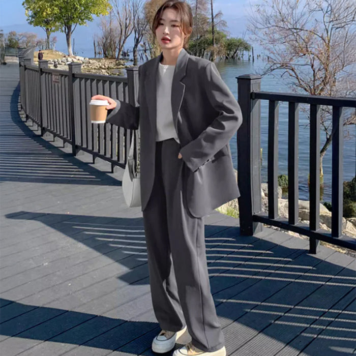 チャコールパンツスーツ