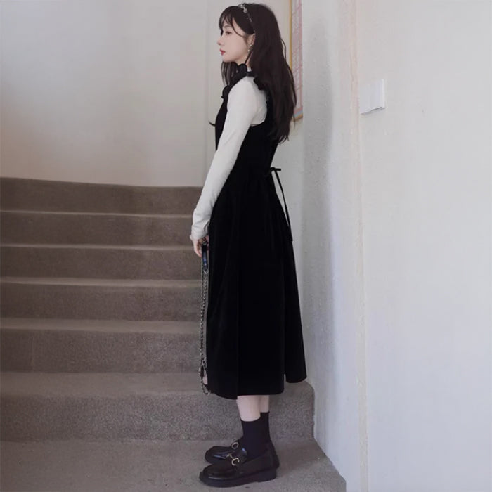 ショルダーフリルブラックベロアワンピース