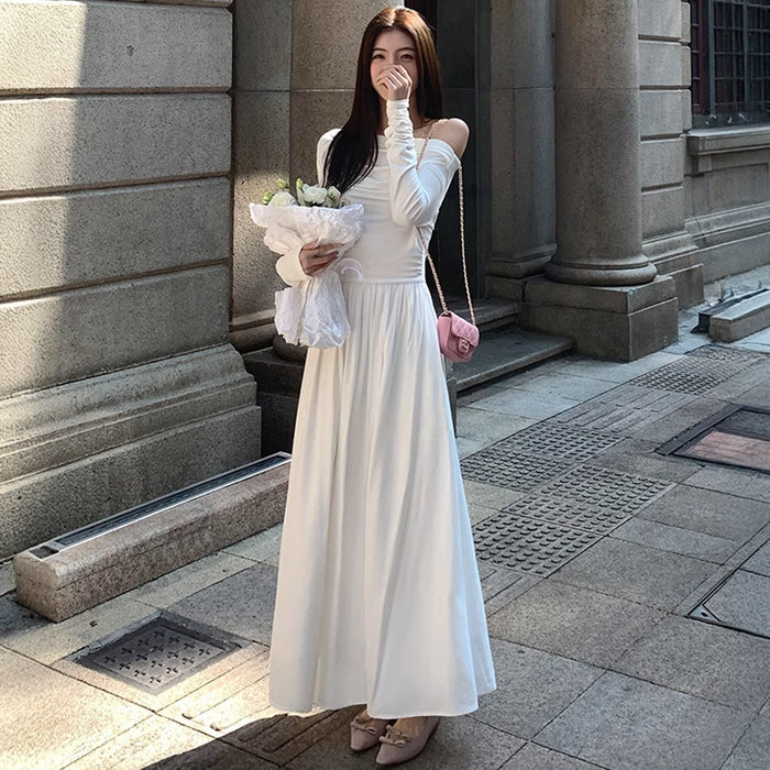 オフシルダーホワイトワンピース（白）ヘルシーな肌見せデザイン