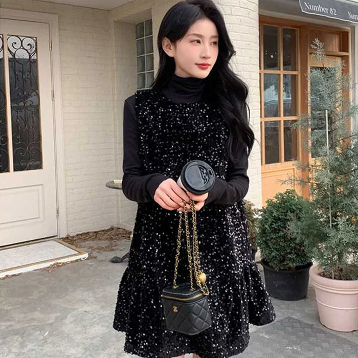 ハイネックカットソー×グリッターワンピース