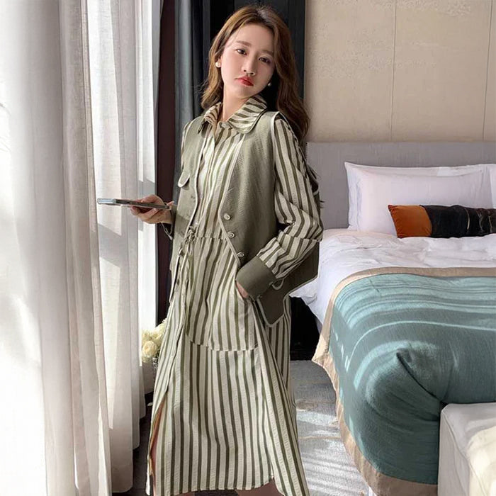 ツートンベスト×ストライプシャツワンピース