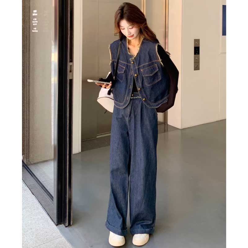 デニムベスト×ワイドデニムパンツ