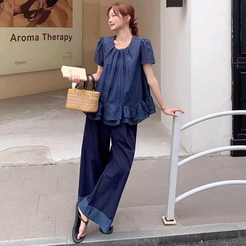 フリルヘムトップス×リラックスパンツ