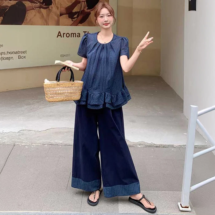 フリルヘムトップス×リラックスパンツ