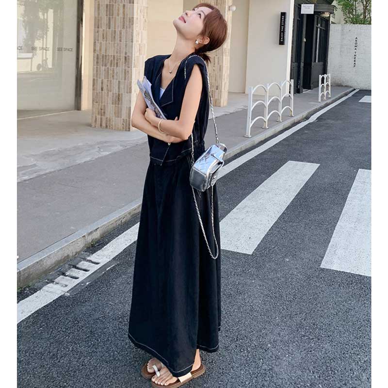 Vネックベスト×ロングスカート
