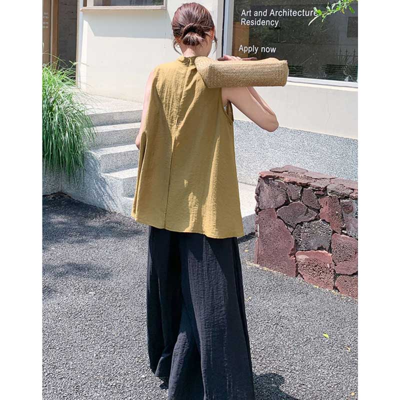 モックネックノースリーブトップス×ワイドパンツ