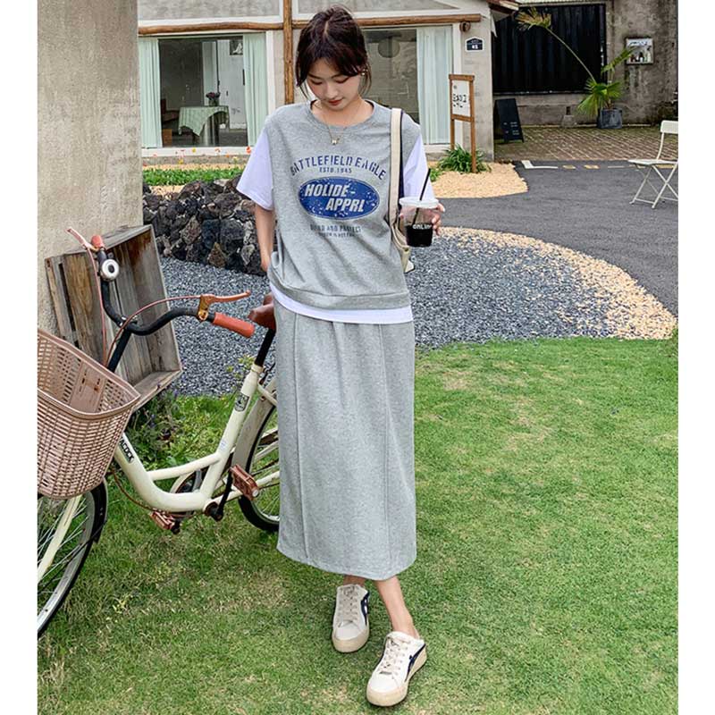 プリントロゴレイヤード風トップス×ペンシルスカート