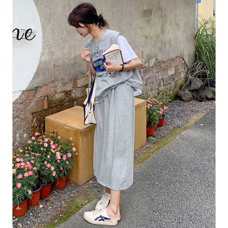 プリントロゴレイヤード風トップス×ペンシルスカート