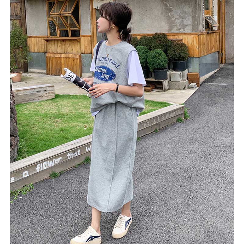 プリントロゴレイヤード風トップス×ペンシルスカート