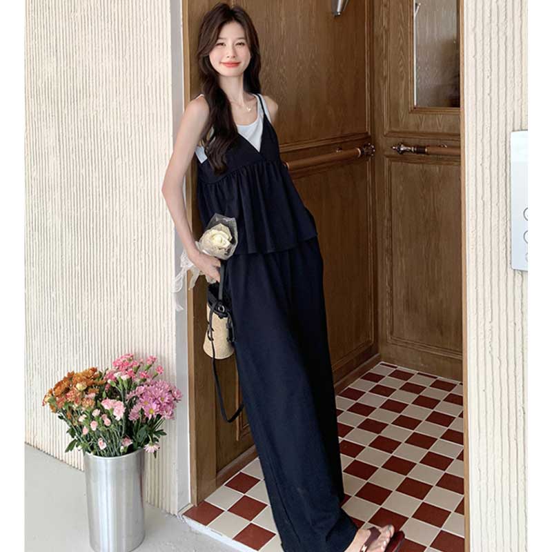 レイヤード風フリルキャミソール×ワイドパンツ