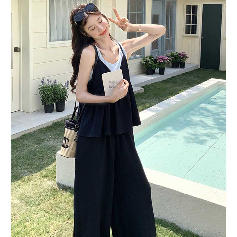 レイヤード風フリルキャミソール×ワイドパンツ