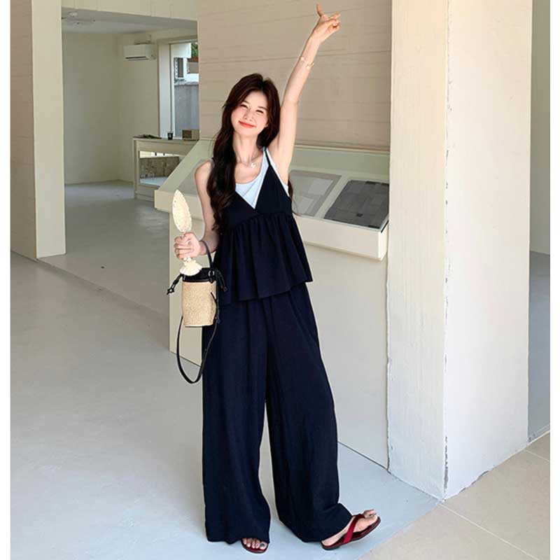 レイヤード風フリルキャミソール×ワイドパンツ