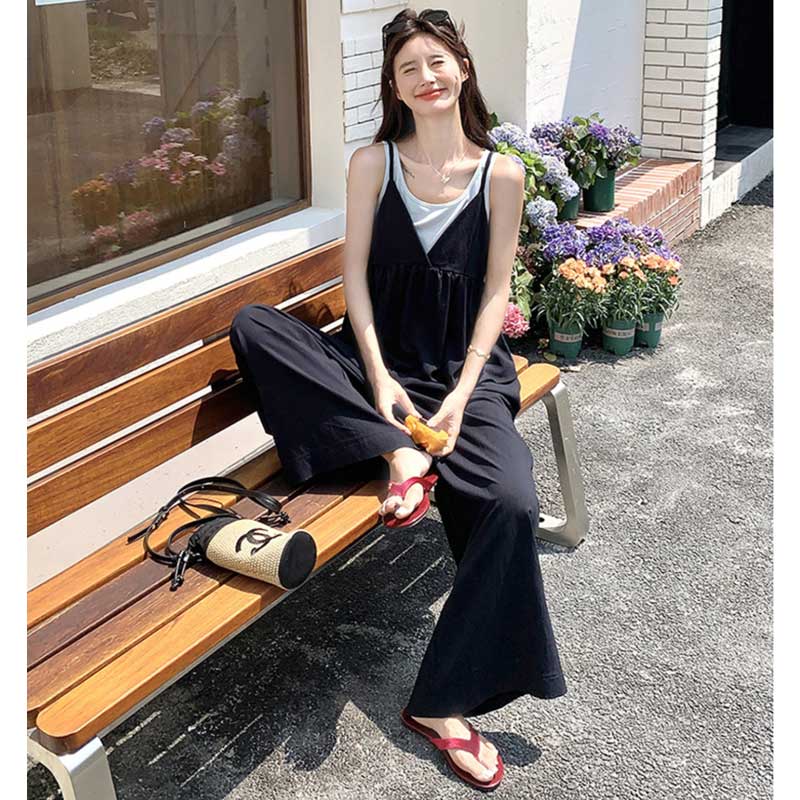 レイヤード風フリルキャミソール×ワイドパンツ