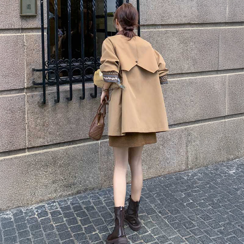 ヨーク付きミディ丈ブラウンコート
