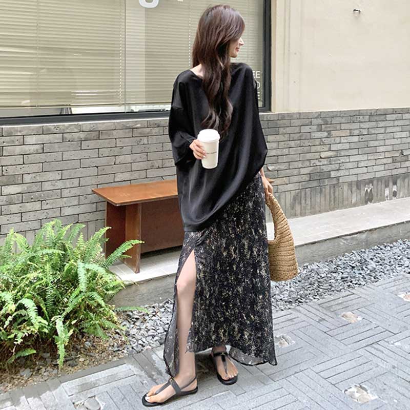 オーバーサイズトップス×スリットロングスカート