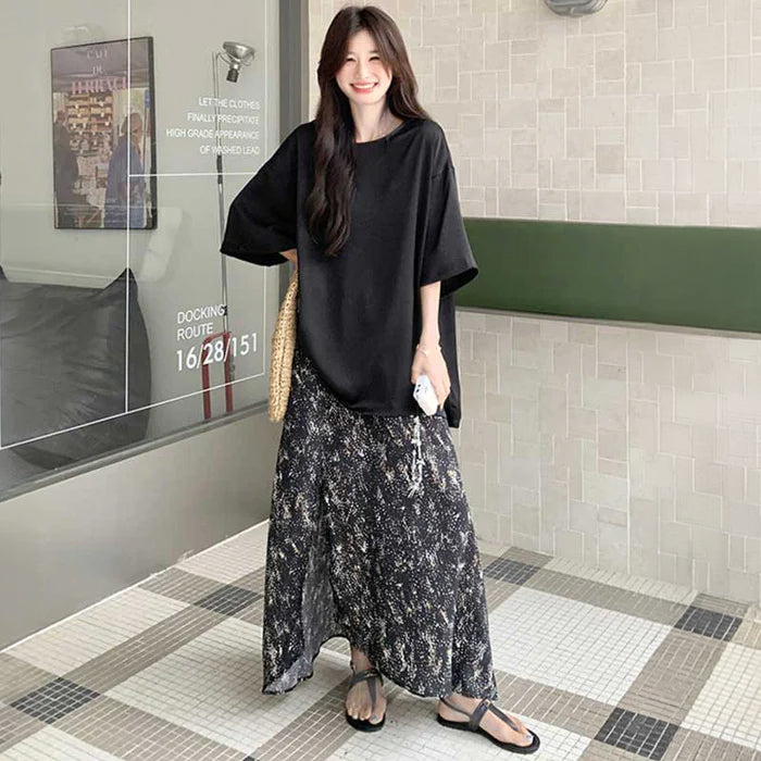 オーバーサイズトップス×スリットロングスカート