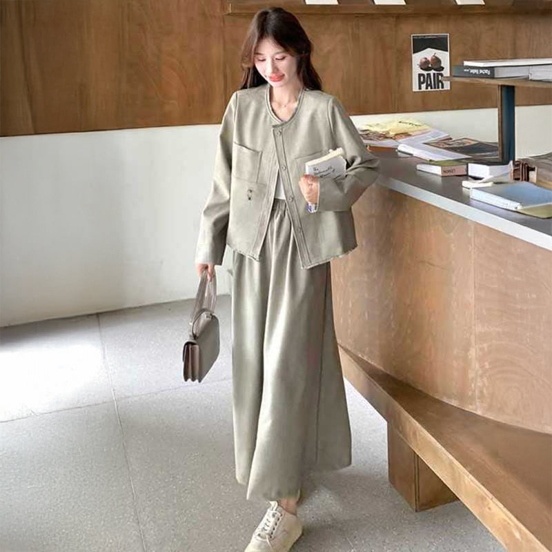 ベルト付きジャケット×ガウチョパンツ