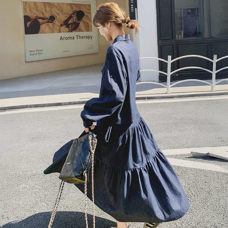 デニムシャツ×ティアードロングスカート