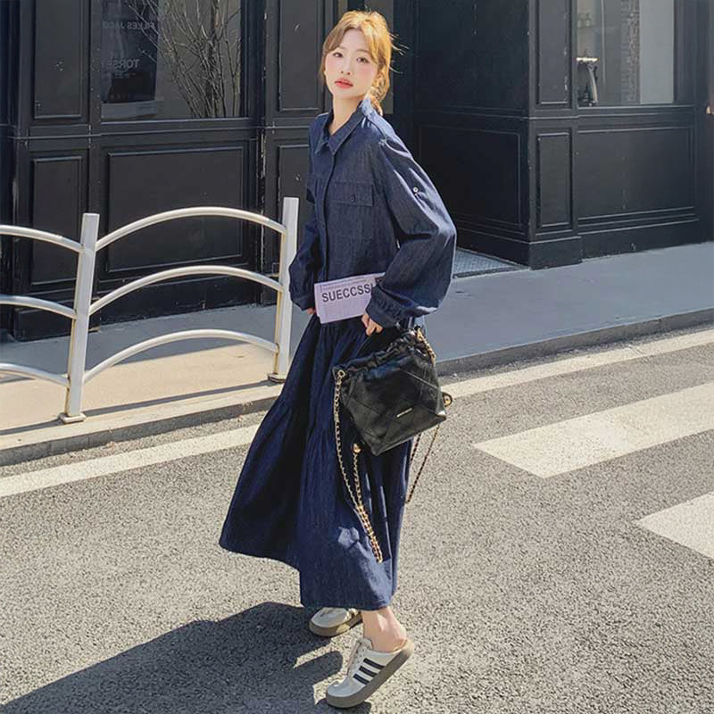 デニムシャツ×ティアードロングスカート