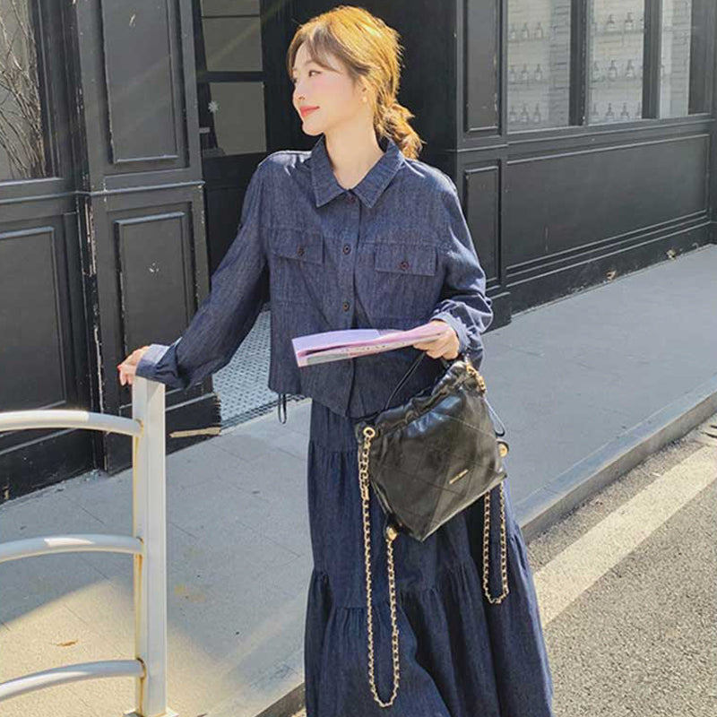 デニムシャツ×ティアードロングスカート