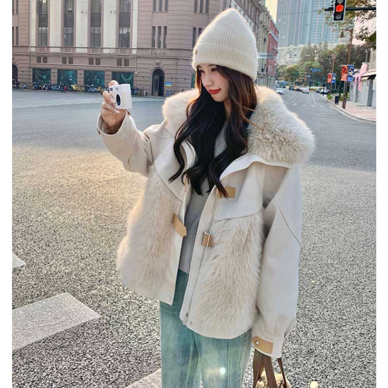 ベージュ ファーショートコート フード付き セール】グラスラインボリューム中綿ジャケット フード付 ファー