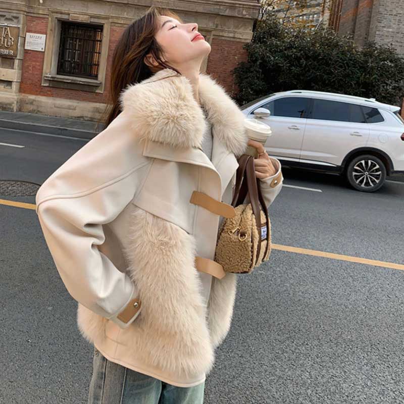 ファー切り替えコート（ベージュ）秋/冬 冬の街に映える存在感