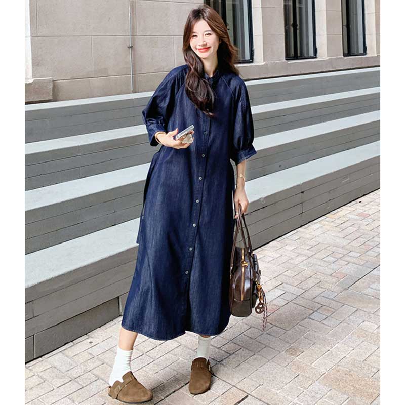 ノーカラーロングデニムワンピース（青）秋 大人の洗練デニムスタイル
