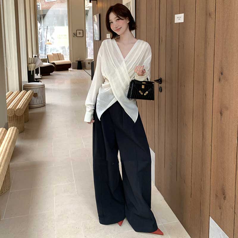 クロスドレープVネックブラウス