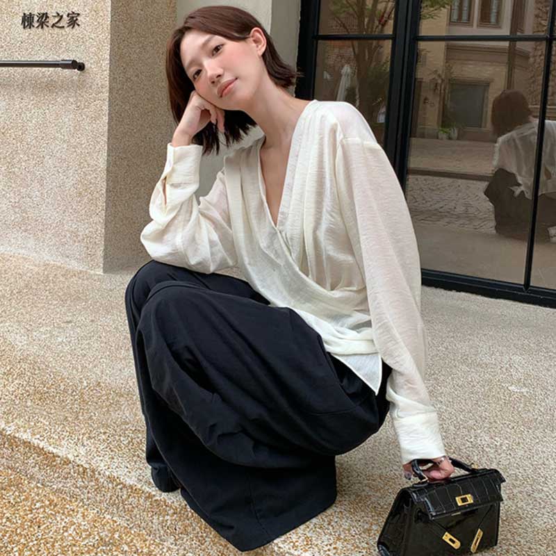 クロスドレープVネックブラウス