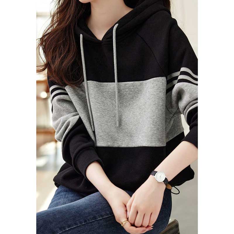 スポーティ切り替えパーカー