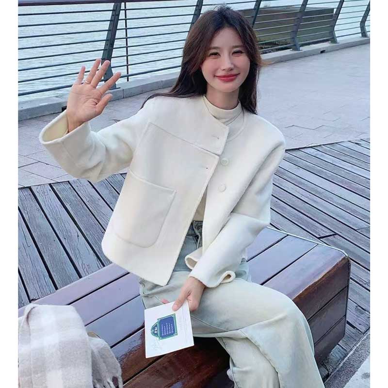 ノーカラーショートジャケット(2colors)（白・黒）秋/冬 カジュアル