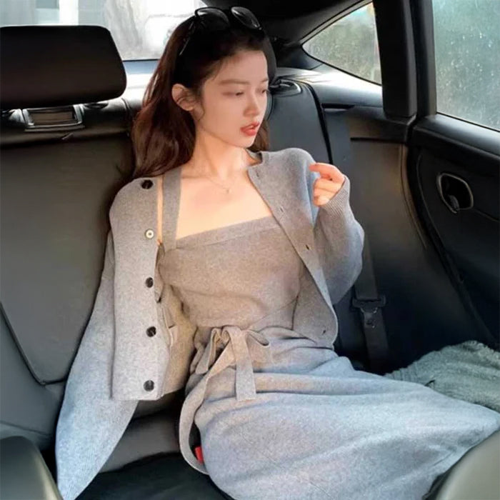 ショート丈カーディガン×ウエストマークワンピース