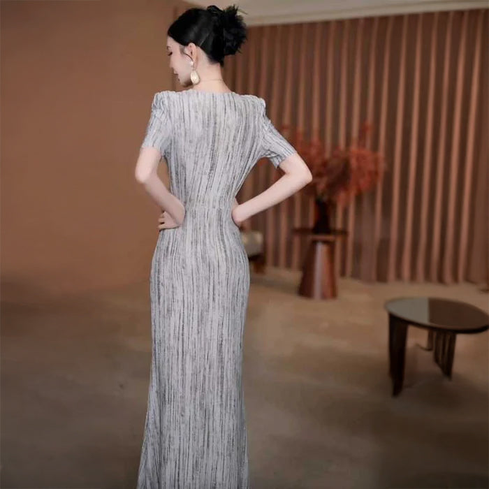 グレー プリーツラップデザインワンピース