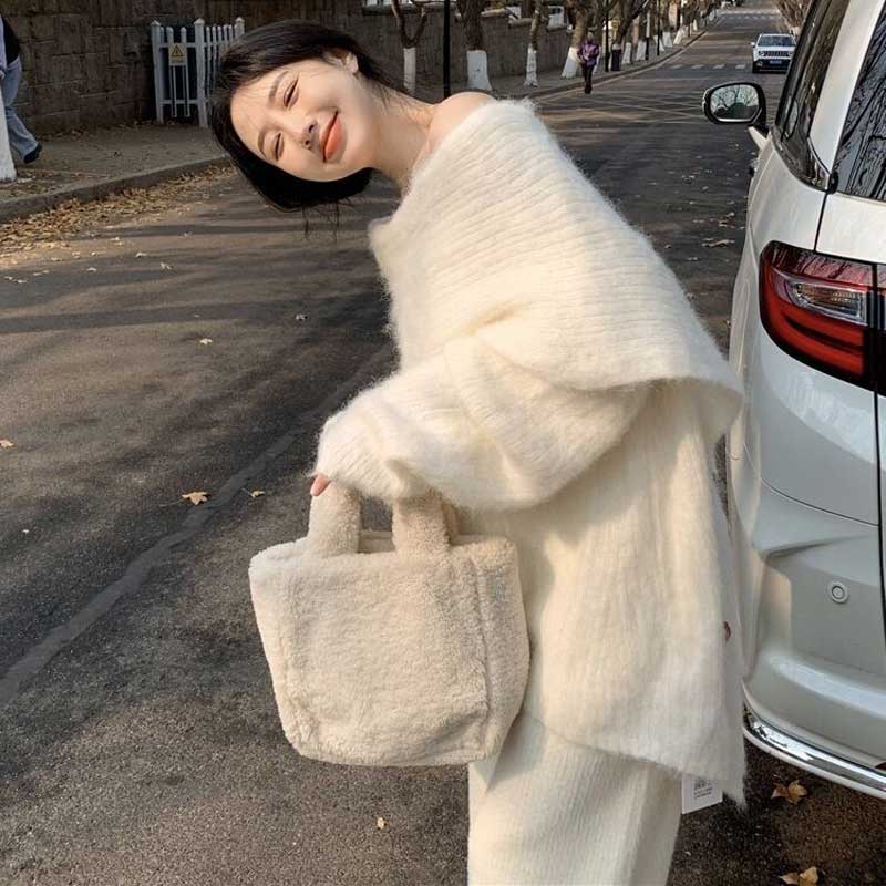 エアリーオフショルダーニット