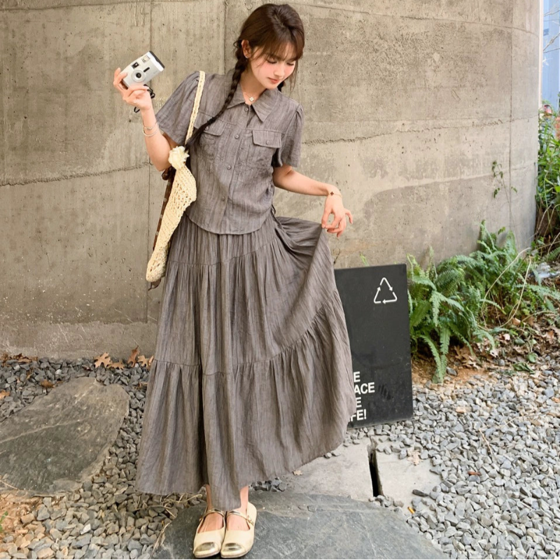 ドローストシャツ×ティアードスカートセットアップ