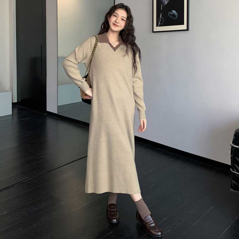 襟付きVネックロングニットワンピース