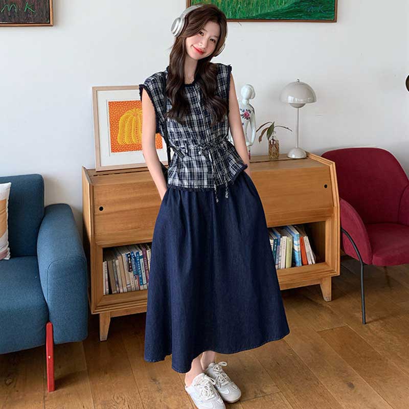 チェック柄トップス×フレアロングスカート