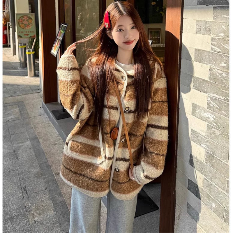 ノーカラーボアジャケット