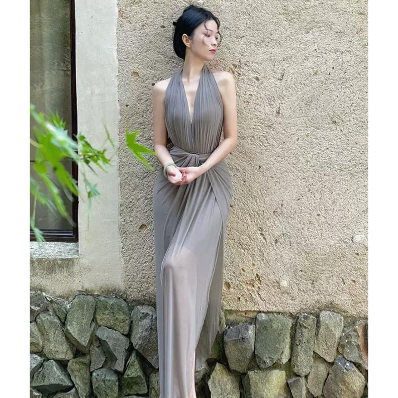 Vネックバックレスドレス