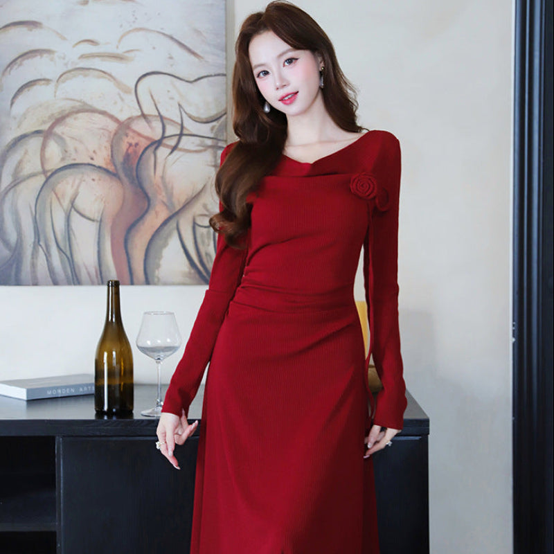 ローズモチーフダークレッドフレアドレス