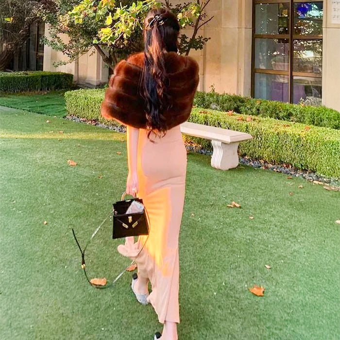 ダークブラウンファーケープ（茶）秋/冬 たっぷりのファーがエレガント